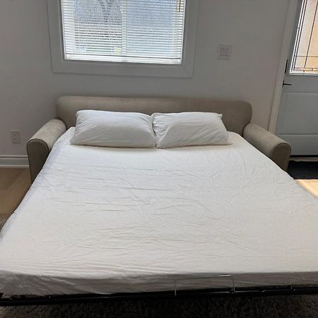 Cozy, Brand-New, 2Bdr,Walkout Apt, Free Parking 列治文山 外观 照片